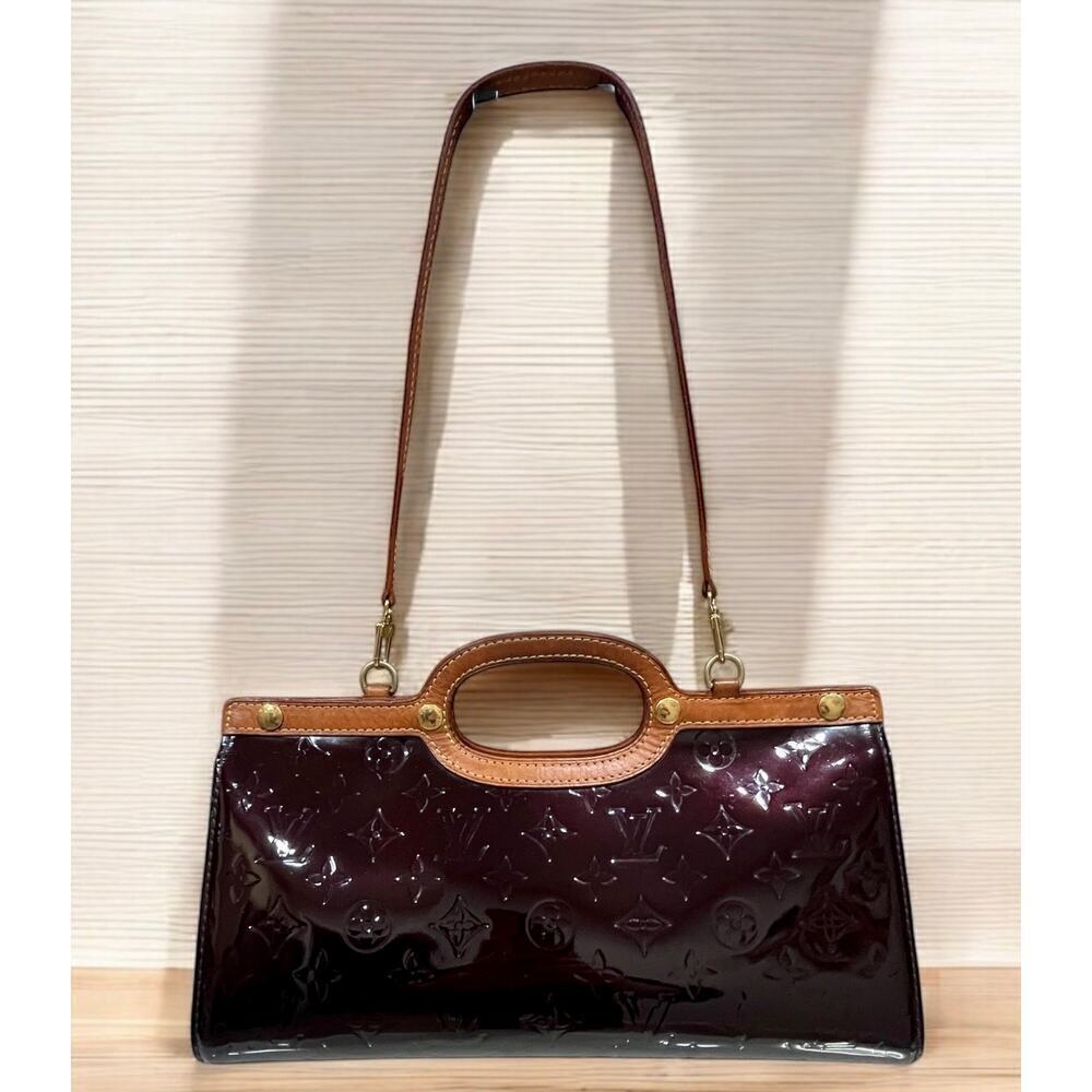Louis Vuitton SR0029 Vernis Roxbury Drive Shoulder Bag - Picture 1 of 16